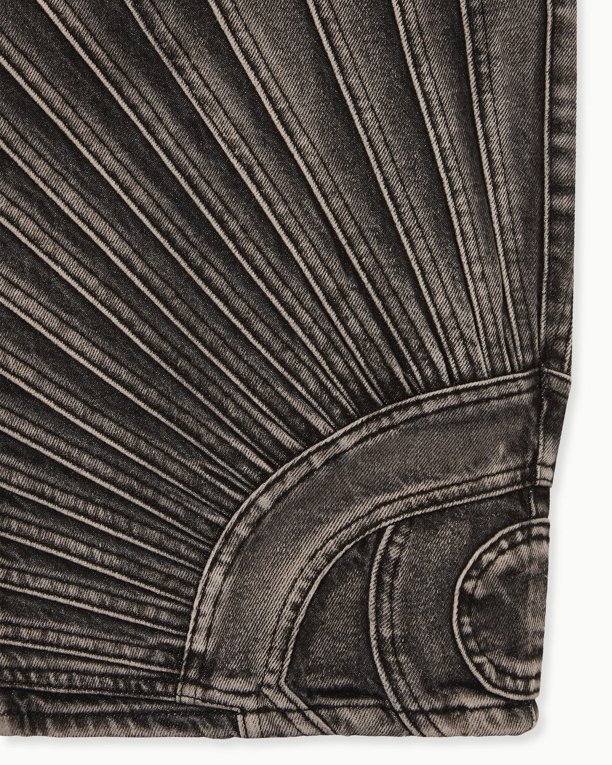 ALL-SEEING JEANS IN WASHED BLACK
